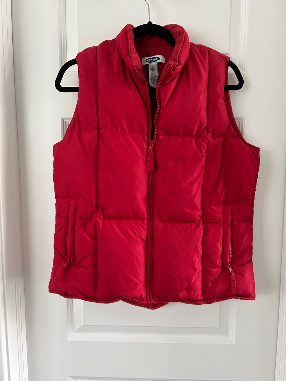 Old Navy Women's Bright Red Quilted Puffer Vest